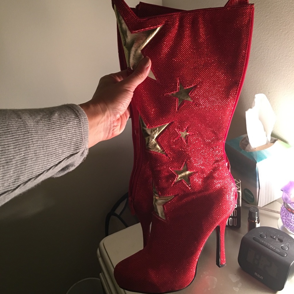 Red boots w stars size 7 worn 1x